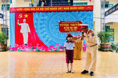 TUYÊN TRUYỀN AN TOÀN GIAO THÔNG – XÂY DỰNG “CỔNG TRƯỜNG AN TOÀN TỰ QUẢN”